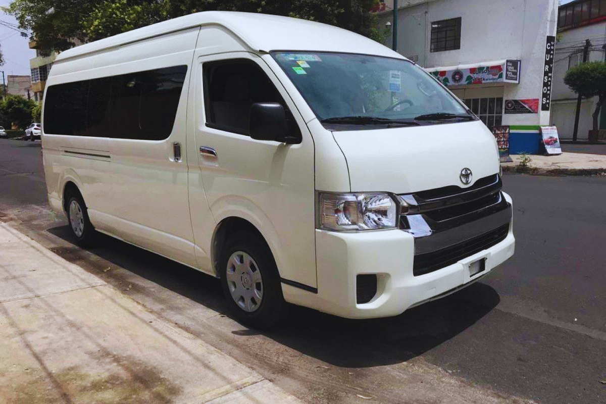 14-15 Seater Mini Bus for Rent